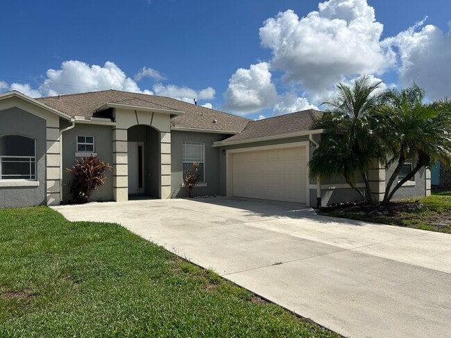 Foto del edificio - 1573 SW Merchant Ln