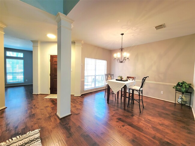 Building Photo - 21923 Maybrook Ct