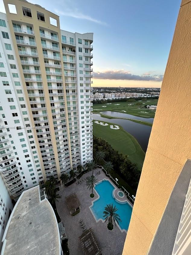 Foto del edificio - 1755 E Hallandale Beach Blvd