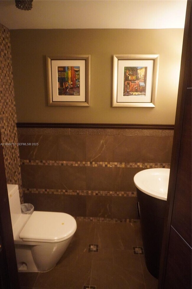 Foto del edificio - 808 Brickell Key Dr