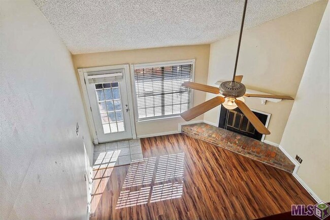 Living Room - 2070 Michel Delving Rd