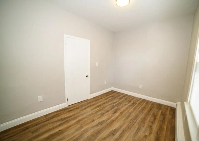 Building Photo - 105 23rd Ave