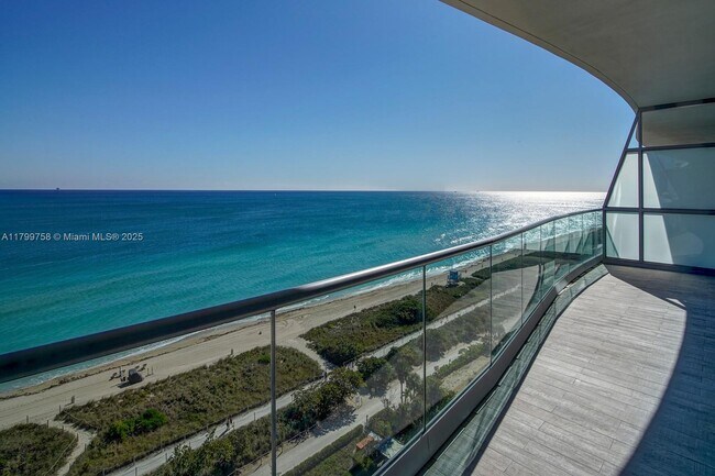 Foto del edificio - 9349 Collins Ave