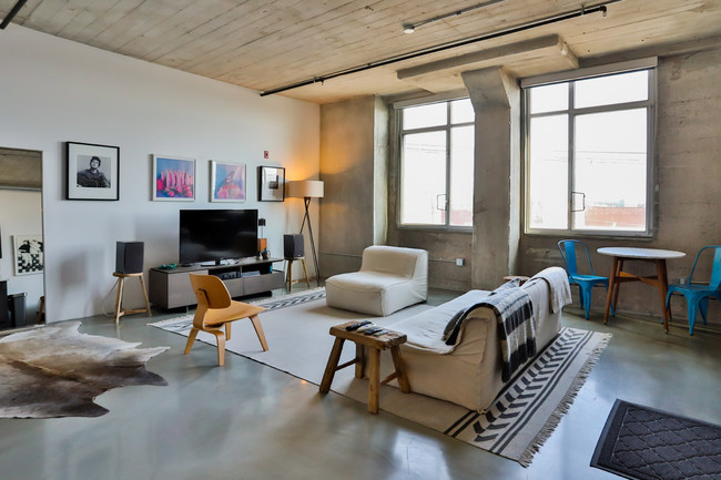Foto del edificio - 825 E 4th St