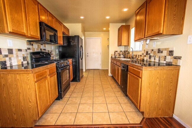 Foto del edificio - Prescott Valley Four Bedroom Home