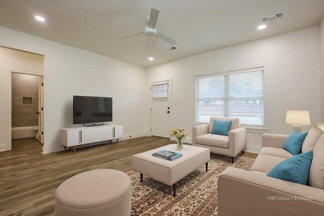 Foto del edificio - 16301 Taylor Loop Rd