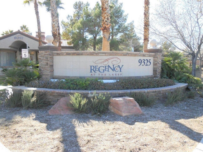 Building Photo - Spacious 1st Floor Condo at The Lakes