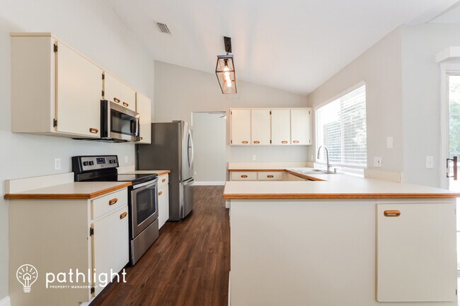 Building Photo - 1395 10th St