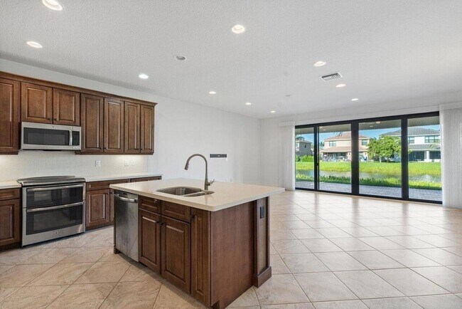 Building Photo - 14579 White Jade Terrace