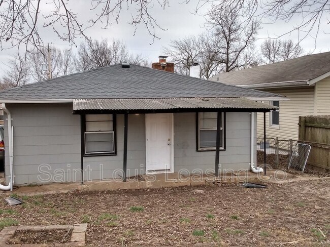 Foto del edificio - 9947 Lark Ave