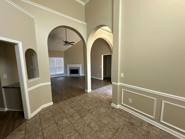 Building Photo - SELF TOUR NOW! - 144 Saint Charles Dr, Hel...