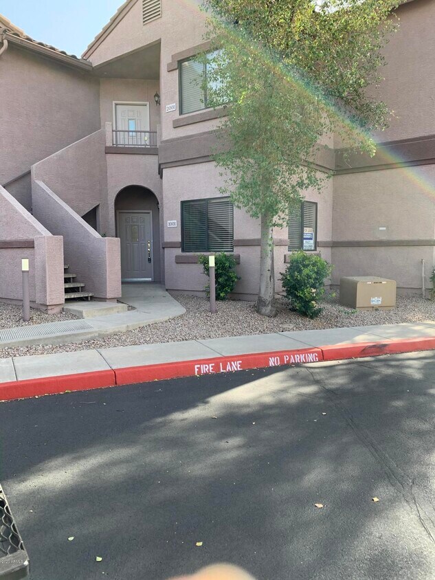 9555 E Raintree Dr Unit 1001, Scottsdale, AZ 85260 Room for Rent in