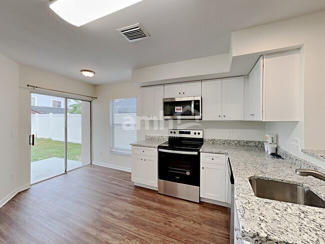 Foto del edificio - 105 Green Cove Ct