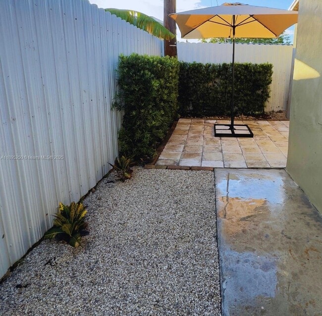 Foto del edificio - 11611 NW 57th Ct