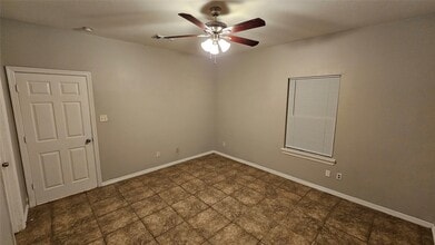 Building Photo - 10130 Berrybriar Ln