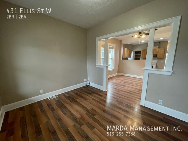 Building Photo - SPACIOUS 2 BEDROOM/1BATH HOUSE DOWNTOWN WINDSOR + UTILITIES