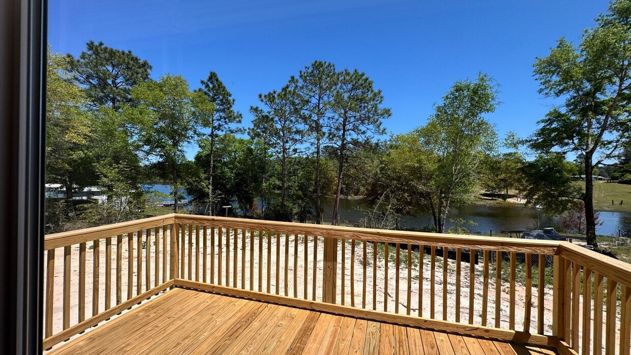 Foto principal - SPECTACULAR WATER-VIEW W/ LARGE DECK BRAND...