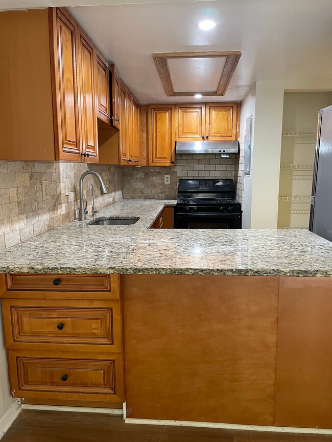 Building Photo - 6428 Parton Ct