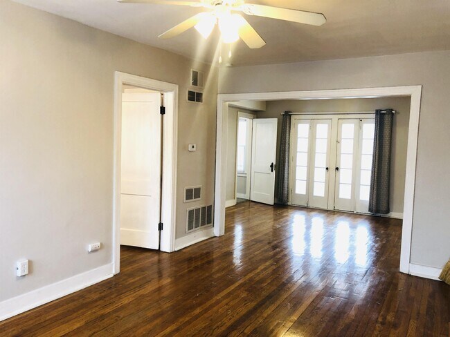 Foto del edificio - 2811 Campbell St