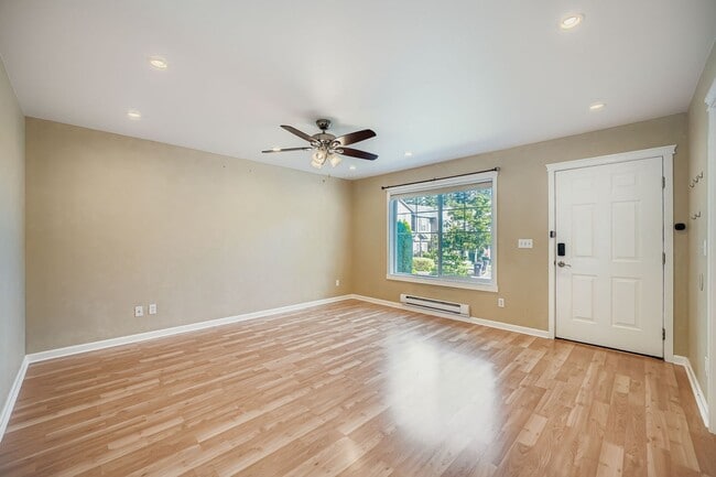 Building Photo - 3bd/1.75ba Snoqualmie Home