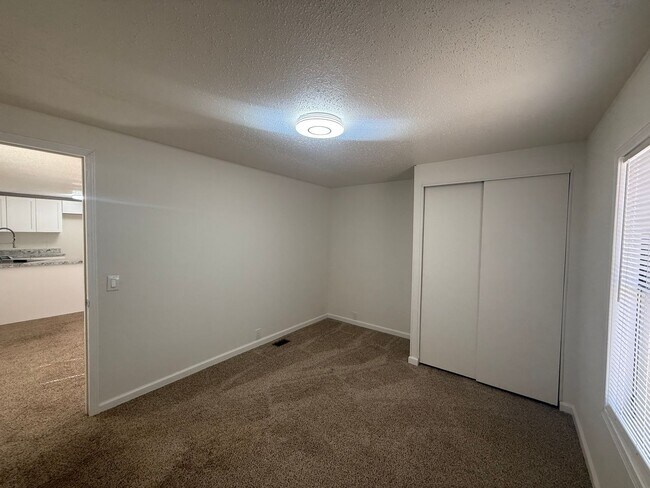 Foto del edificio - 2 Bedroom/1 Bath Mobile with Fenced Yard