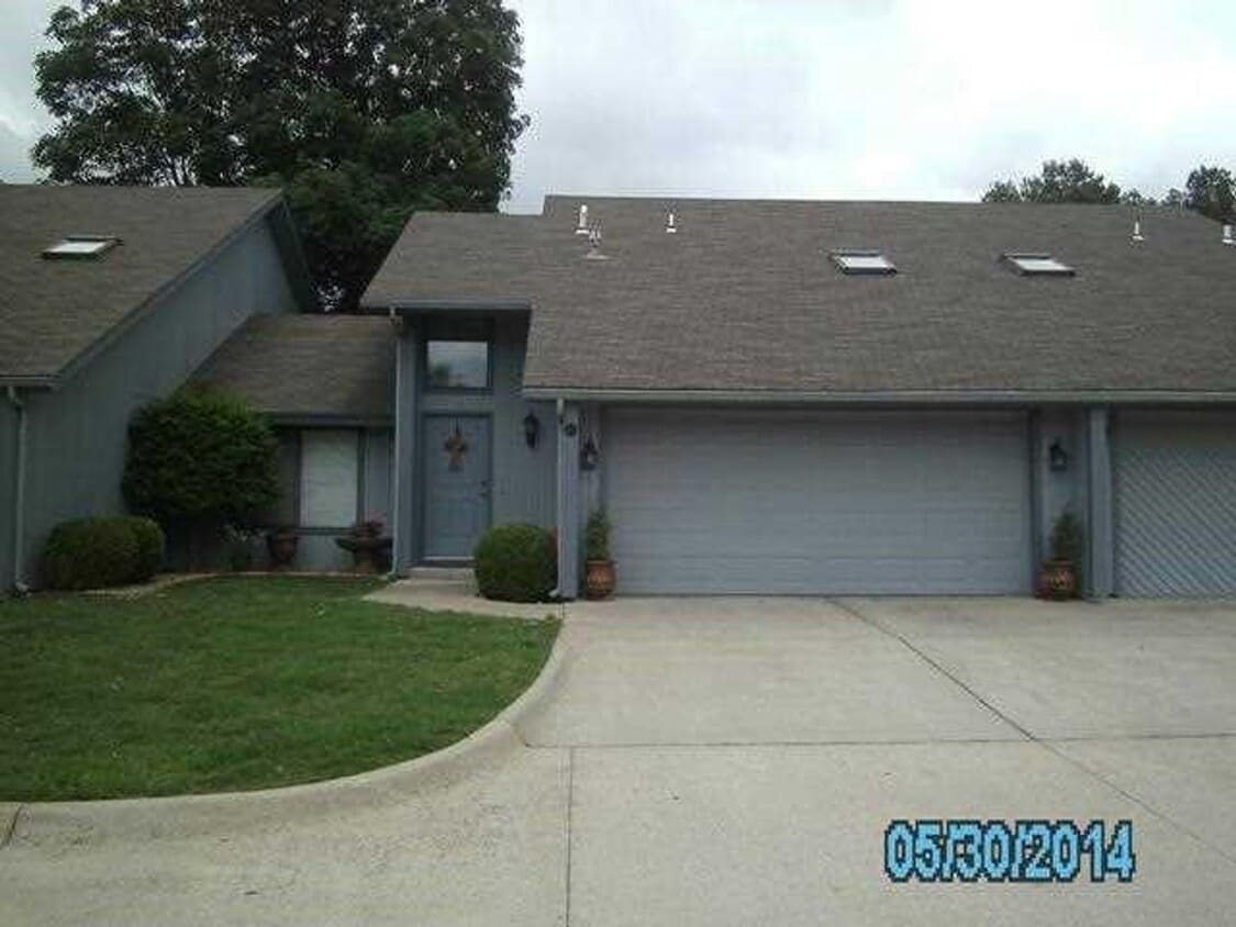 407 S 20th St Unit 1, Rogers, AR 72758 Room for Rent in Rogers, AR