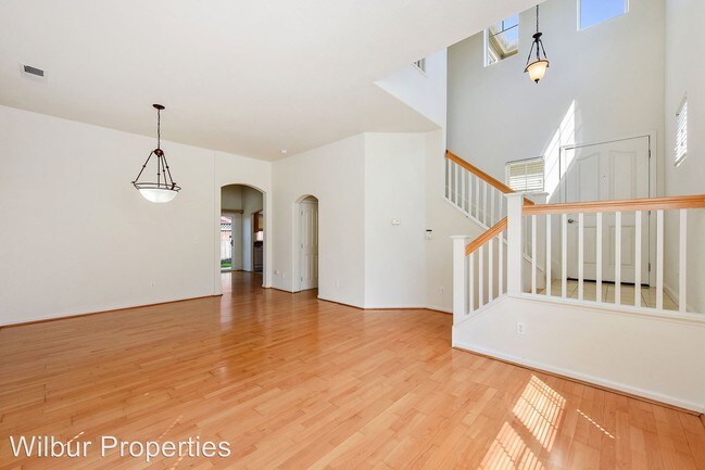 Building Photo - 4 br, 2.5 bath House - 2105 Myrtle Place