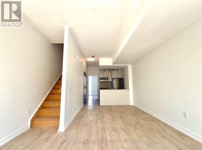 Building Photo - 170-170 Clonmore Dr