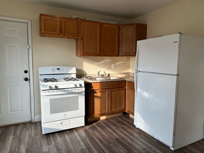 Building Photo - Cozy 2bed/1bath - Division Ave. & Nogalito...