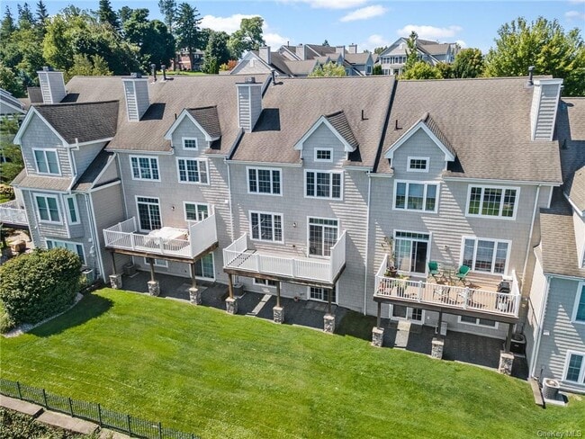 Building Photo - 46 Pinehurst Cir