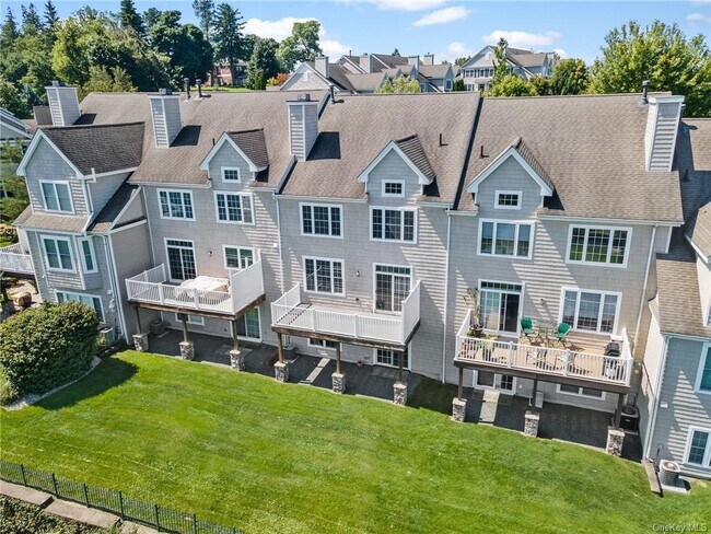 Foto del edificio - 46 Pinehurst Cir