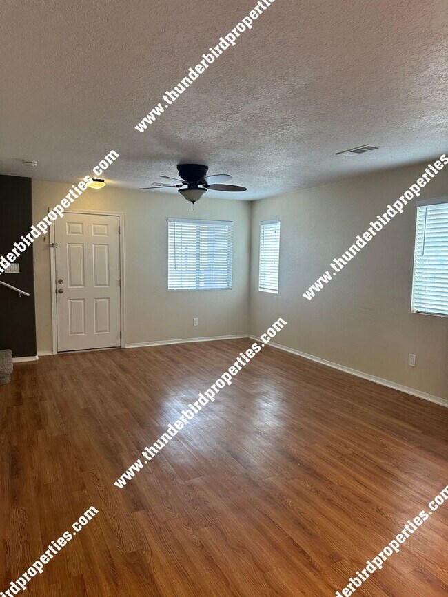 Building Photo - $500 off first months rent!!  Gated community near the base with refrigerated air