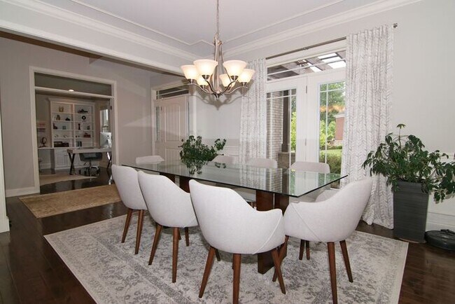 Building Photo - Beautiful Home in Fishers