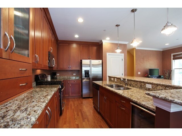 Foto del edificio - 1901 Lynn Cir