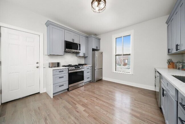 Foto del edificio - 2962 N Clybourn Ave