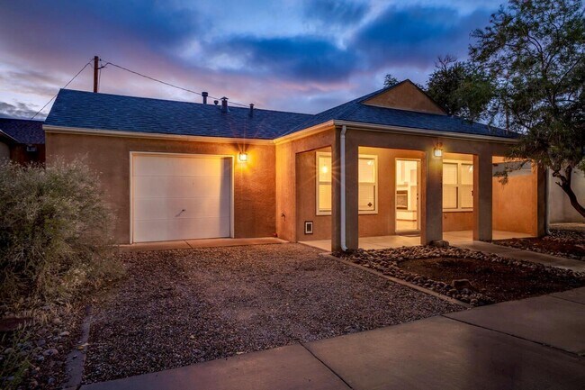 Building Photo - 811 7th St NW