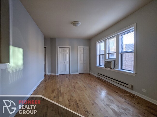 Building Photo - 3921 N Pine Grove Ave