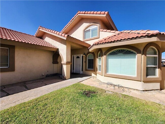 Building Photo - Silver lakes -Lake Front Home, Apply today!!
