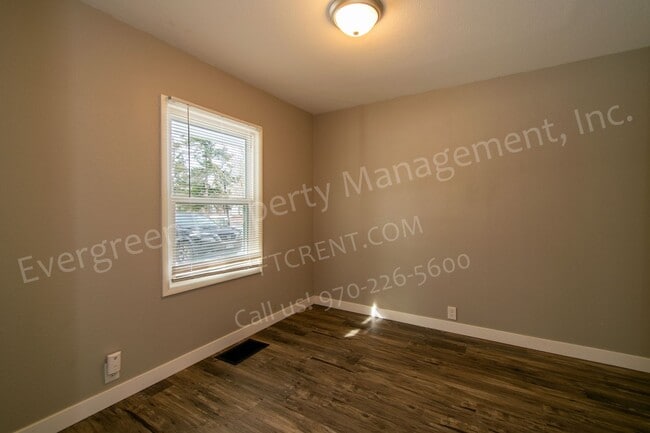 Foto del edificio - 207 E Stuart St