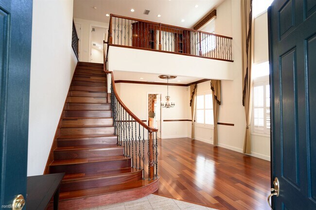 Building Photo - 4 br, 2.5 bath House - 4448 Bangor Court