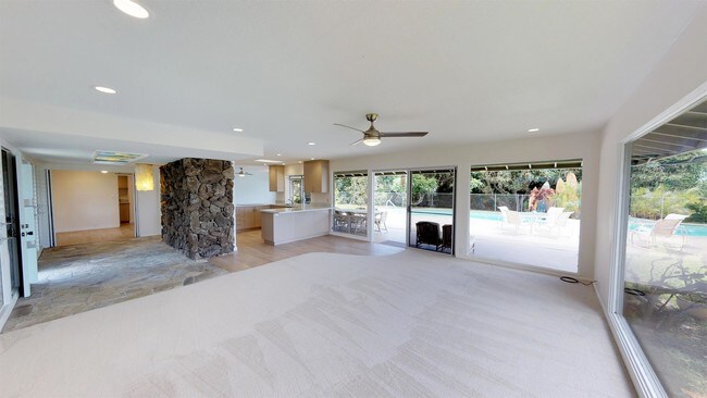 Building Photo - 27 Moloaa St