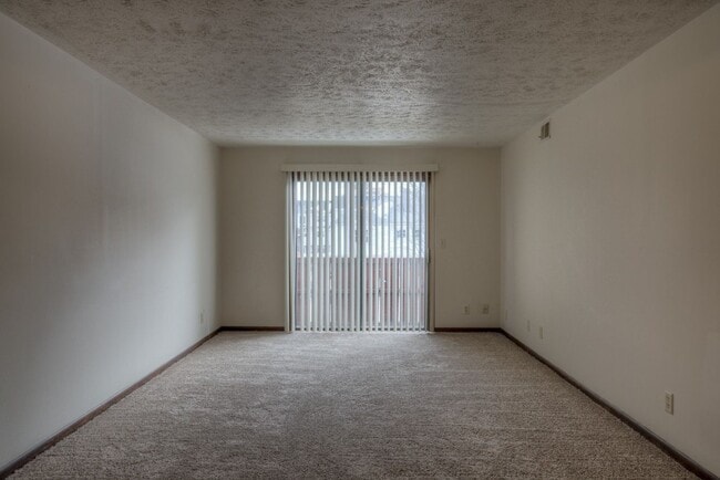 Interior Photo - 38th Place