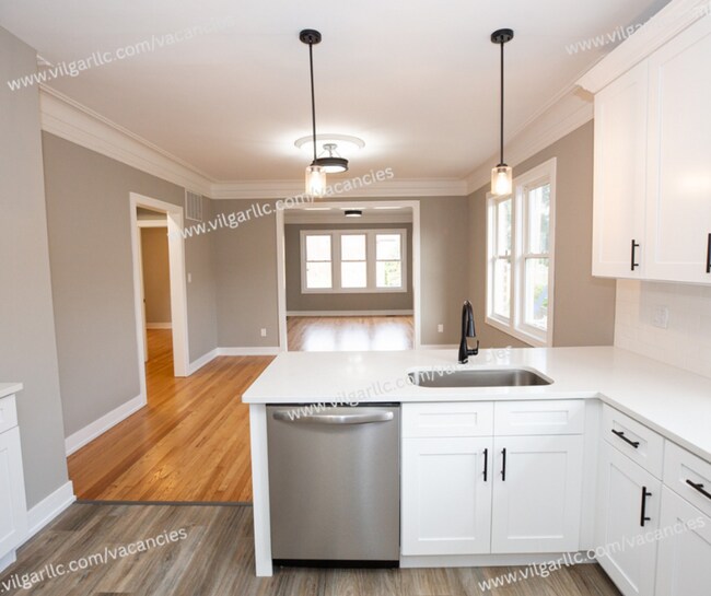 Foto del edificio - SPECIAL OPPORTUNITY – LARGE 6 BEDROOM RELATED-LIVING HOME