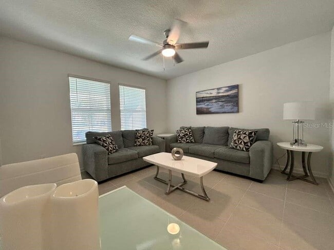 Foto del edificio - 3258 Armstrong Ave