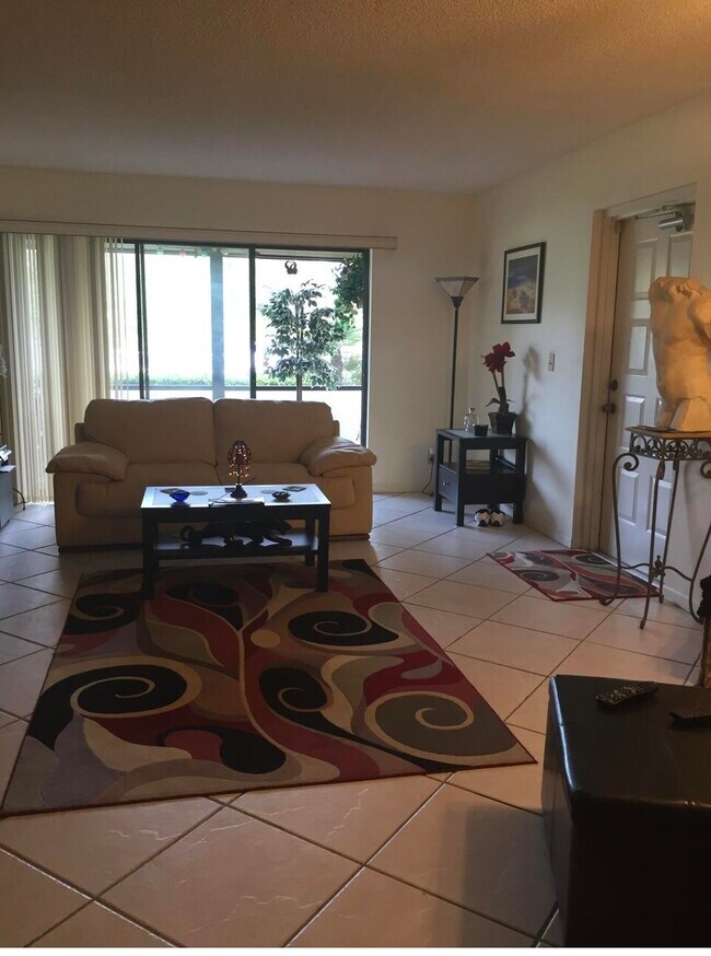 Foto del edificio - 1605 SW Silver Pine Way