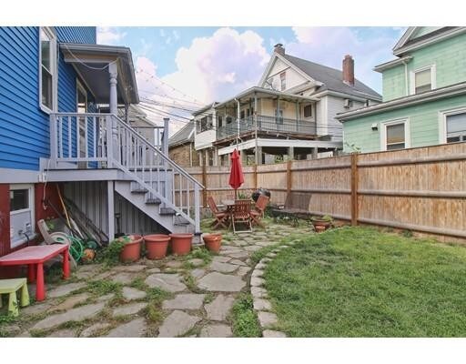 Building Photo - 357 Medford St