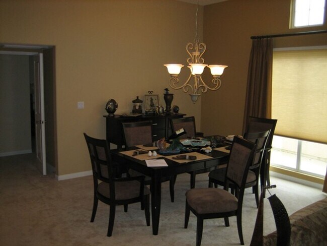 Foto del edificio - Fully Furnished Unit!!!