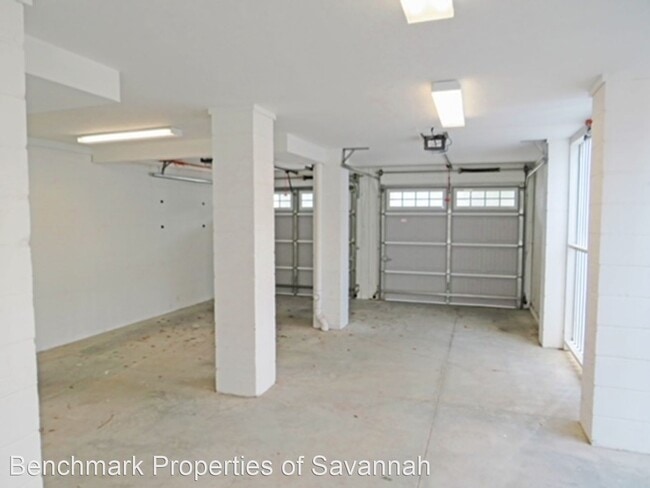 Building Photo - 3 br, 3.5 bath House - 605 Miller Ave