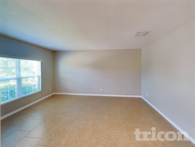 Building Photo - 9716 Kinmore Dr