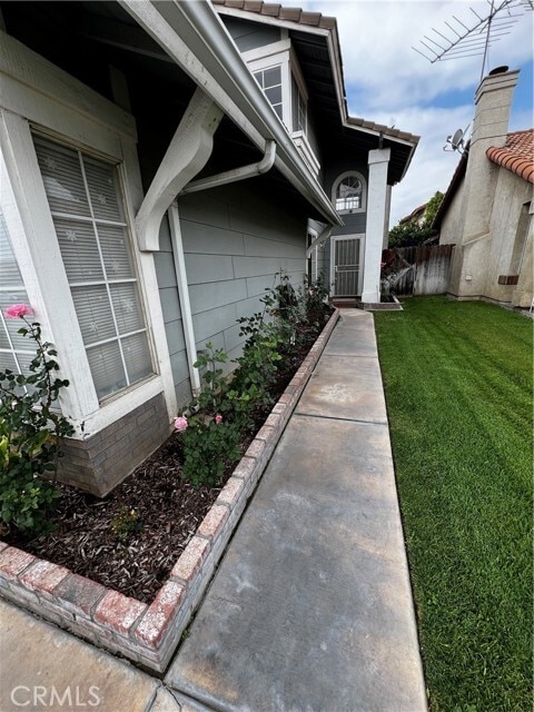 Building Photo - 1195 Bautista Ln